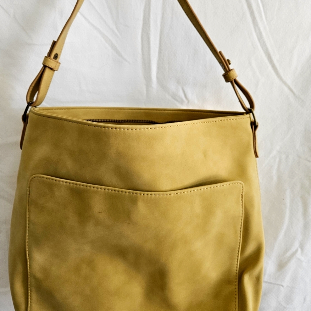 Universal Thread Tan Leather Shoulder Bag